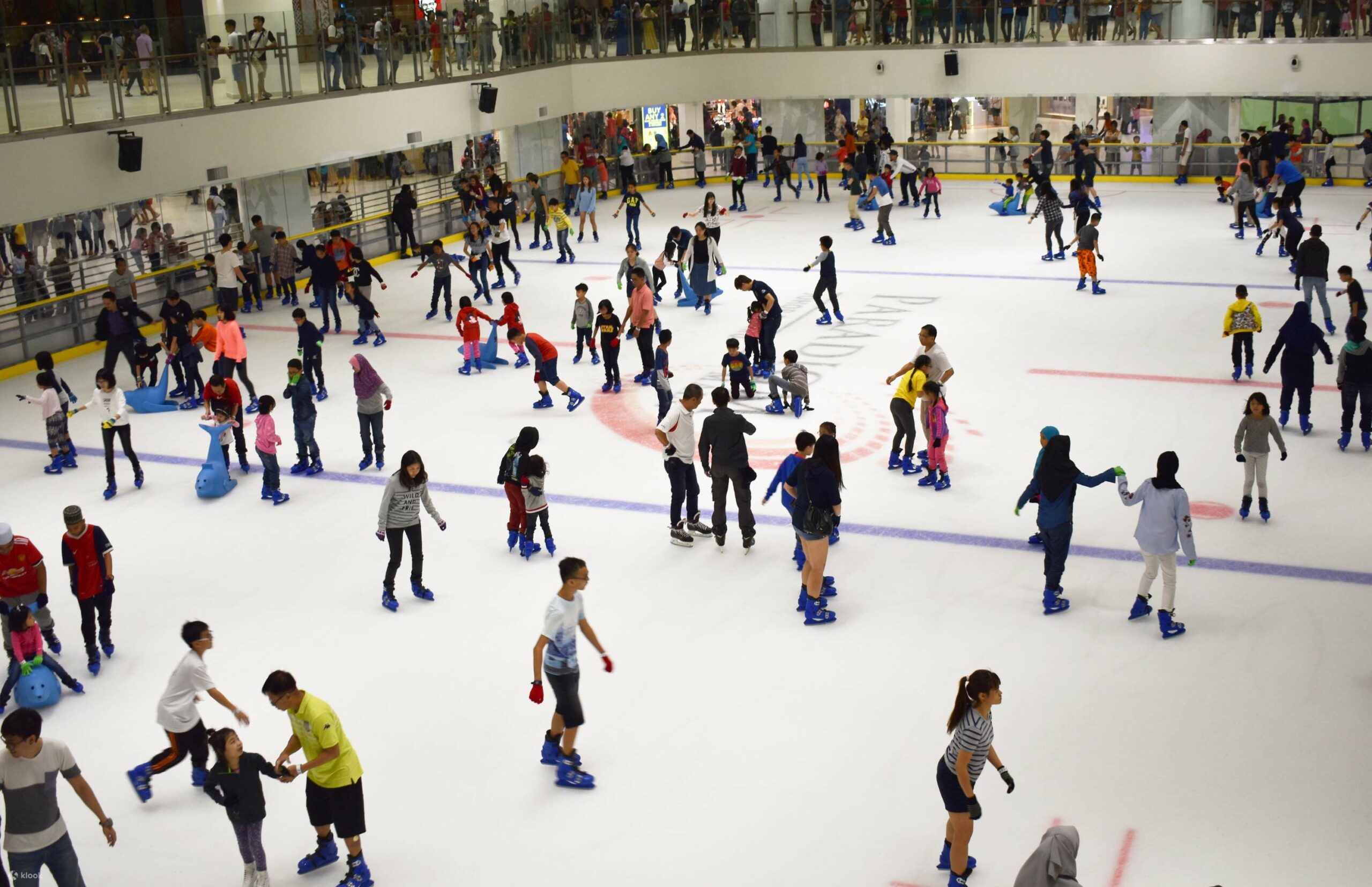 Bermain Ice Skating Paradigm Mall JB